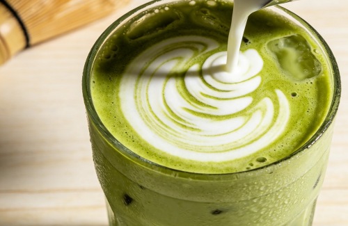 Plant-based emulsifiers in beverage